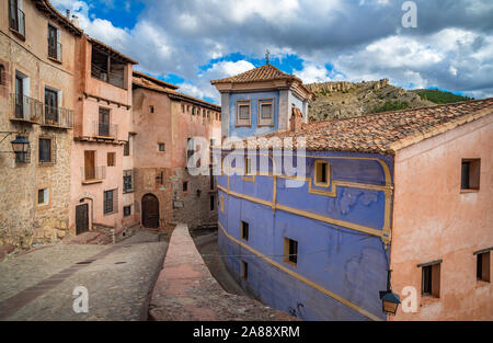 Straßen von Albarracin, ein malerisches, mittelalterliches Dorf in Aragon, Spanien Stockfoto