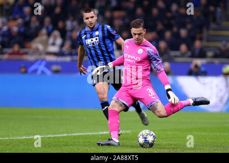 Mailand, Italien. 06. November 2019. Uefa Champions League Gruppe C Atalanta Bergamasca Calcio vs Manchester City FC. Ederson von Manchester City FC. Stockfoto