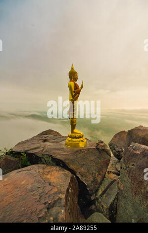 Schöne Aussicht in Khao Phraya Doenthong Sicht in der Provinz Lopburi, Thailand. Reiseziel Konzept und Idee Sehenswürdigkeit Stockfoto