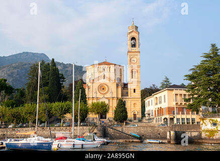 Tremezzo, während am späten Nachmittag Bootsfahrt am Comer See, Lombardei Italien Europa EU Stockfoto