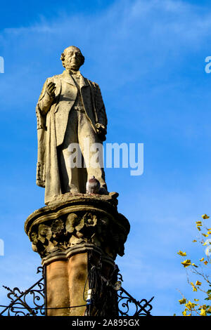 Statue von Thomas Sotheron Estcourt ehemaligen MP von Devizes; eine Stadt in der Grafschaft Wiltshire UK. Stockfoto