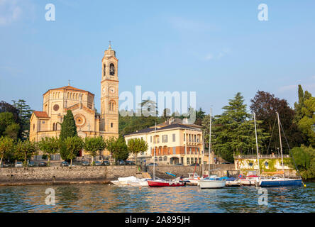 Tremezzo, während am späten Nachmittag Bootsfahrt am Comer See, Lombardei Italien Europa EU Stockfoto