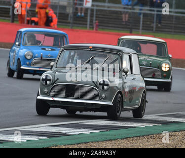 Kane Astin, Austin Mini Cooper S, Mini Feier Trophäe, Meister Historic Racing, Silverstone Classic, Juli 2019, Silverstone, Northamptonshire, Ger Stockfoto