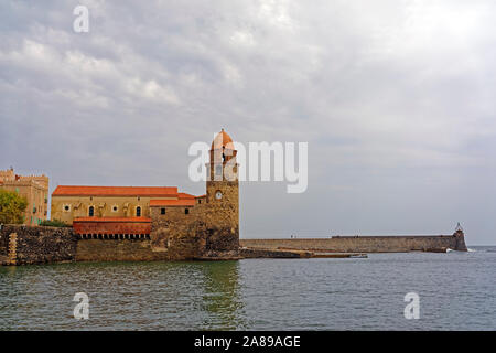 Leuchtturm, Bucht, Kirche, Église Notre-Dame-des-Anges Stockfoto