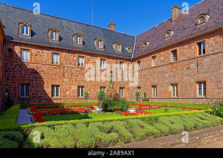 Katholischen Kloster Hohenburg, Hotel Restaurant Mont Sainte Odile, Klosteranlage, Innenhof Stockfoto