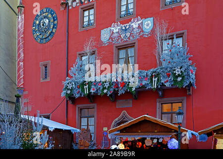 Weihnachtsmarkt, Museum, Musée alsacien, Verkaufshäuser, Weihnachtsdekoration, astronomische Uhr Stockfoto