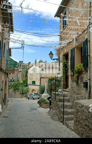 Alte Häuser im historischen Zentrum von Valldemossa, Region Comarca, Serra de Tramuntana, Mallorca, Balearen, Spanien Stockfoto