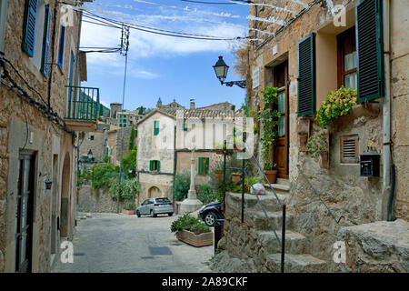 Alte Häuser im historischen Zentrum von Valldemossa, Region Comarca, Serra de Tramuntana, Mallorca, Balearen, Spanien Stockfoto