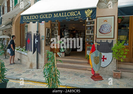 Souvenir Shop im historischen Zentrum von Valldemossa, Region Comarca, Serra de Tramuntana, Mallorca, Balearen, Spanien Stockfoto