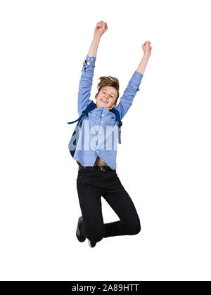 Teenage Kerl sprang hoch in die Luft überglücklich, hob die Hand, gestikulierend Glück isoliert auf Weiss. Aufgeregt jungen feiern den Beginn der Ferien. St Stockfoto