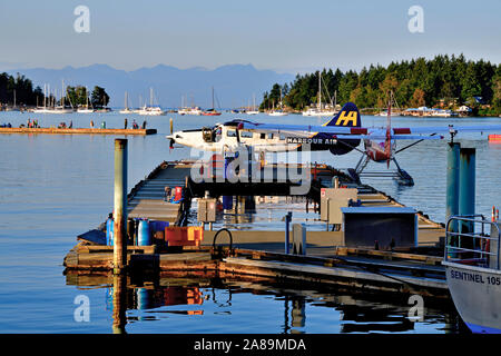 Ein Bild von einem geschäftigen Hafen in der Stadt Nanaimo auf Vancouver Island British Columbia Kanada. Stockfoto