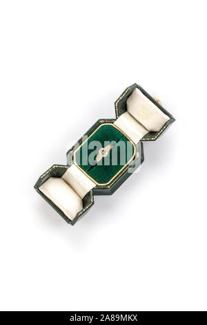 Diamant-gold-Ring, in der grünen Box. Stockfoto