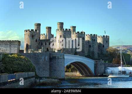 Conwy Castle, eine mittelalterliche Festung in Conwy (Wales), wurde von Edward gebaut, die ich während der Eroberung von Wales zwischen 1283 und 1289. Stockfoto