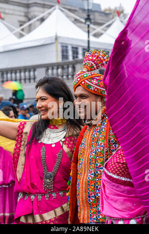 LONDON, UK, November 03, 2019: Die Menschen nehmen an Diwali feiern in London. Diwali, oder deepawali ist die hinduistische Lichterfest gefeiert dur Stockfoto