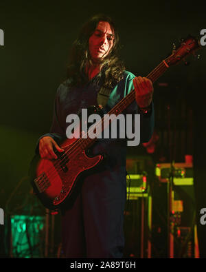 MIAMI BEACH, FL - November 06: Thievery Corporation führt im Fillmore am 6. November 2019 in Miami Beach, Florida. Quelle: MPI04/MediaPunch Stockfoto