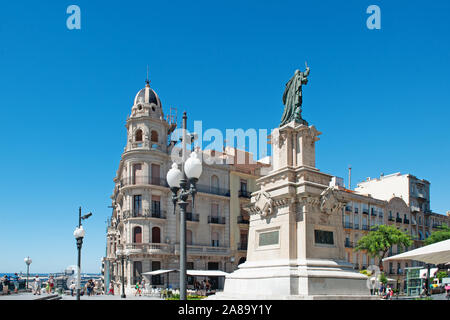 Playa del Miracle Beach in Tarragona, Spanien. Das Foto wurde am 9. August, 2013 an der berühmten mediterranen Balkon. Stockfoto