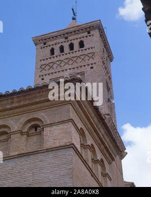 TORRE CAMPANARIO DE LA IGLESIA DE SAN MARTIN DE TOURS - SIGLO XV-MUDEJAR ARAGONES. Lage: IGLESIA DE SAN MARTIN DE TOURS. MORATA DE JILOCA. Zaragoza. Stockfoto