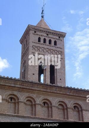 TORRE CAMPANARIO DE LA IGLESIA DE SAN MARTIN DE TOURS - SIGLO XV-MUDEJAR ARAGONES. Lage: IGLESIA DE SAN MARTIN DE TOURS. MORATA DE JILOCA. Zaragoza. Stockfoto