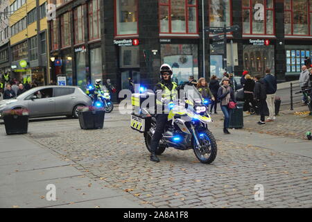 Einen Polizisten auf dem Motorrad in Oslo Stockfoto