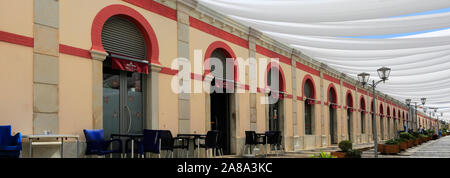 Die Maurische Markt Gebäude inspiriert, Loule, Algarve, Portugal, Europa Stockfoto