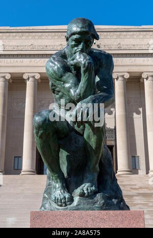 Auguste Rodin Der Denker (Le Penseur) außerhalb des Nelson-Atkins Museum of Art, Kansas City, Missouri, USA Stockfoto