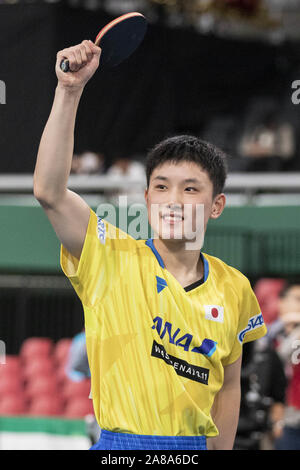 Tokio, Japan. 7 Nov, 2019. Tomokazu Harimoto von Japan gewinnt die Männer des Teams im Viertelfinale gegen Patrick Franziska von Deutschland an der International Table Tennis Federation (ITTF) Team Wm Tokio 2019 an der Tokyo Metropolitan Gymnasium. Japan besiegt Deutschland 3-1. Credit: Rodrigo Reyes Marin/ZUMA Draht/Alamy leben Nachrichten Stockfoto