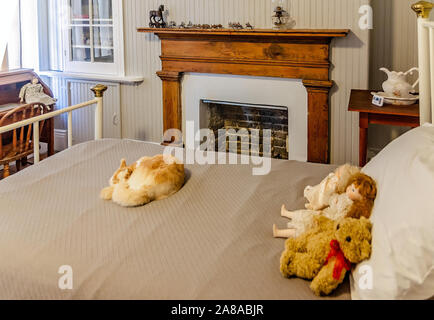 Ein vintage Leuchtturmwärter Schlafzimmer ist im Pensacola Leuchtturm und Museum, Oktober 27, 2019, in Pensacola, Florida angezeigt. Stockfoto