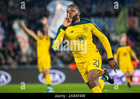 Rom, Italien. 07 Nov, 2019. Olivier Ntcham Keltischen feiert nach seiner Verletzung Sieger zählen gegen Lazio. Celtic gewann das Spiel 2-1 im Olympiastadion von Rom. Das Spiel war das vierte Unentschieden der Europa Ligen Gruppe Stadien Keltischen jetzt obere Gruppe E mit 10 Punkten. Credit: SPP Sport Presse Foto. /Alamy leben Nachrichten Stockfoto