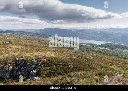 Blick entlang des River Ness in die Innenstadt von Inverness, Schottland Stockfoto