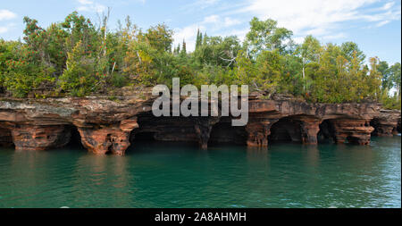 Devil's Island Meereshöhlen, Apostel Inseln, in der Nähe von Udaipur, WI, USA, Herbst, von Dominique Braud/Dembinsky Foto Assoc Stockfoto