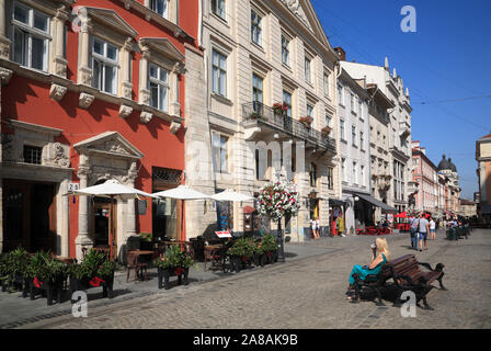 Häuser am Marktplatz Marktplatz, Lviv, Ukraine Stockfoto