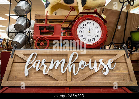 Land Sprüche und Küche zeigt; Buc-ee Texas Rest Stop & Geschenke Shop. Stockfoto