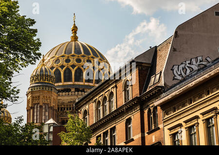 Die neue Synagoge ("Neue Synagoge"), erbaut 1859-1866 als Hauptsynagoge der Berliner Jüdischen Gemeinde, in der Oranienburger Straße. Stockfoto