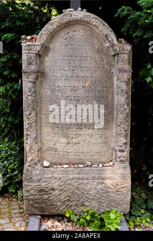 Der Friedhof Große Hamburger Straße, Moses Mendelssohn (1729-1786) Grabstein, älteste jüdische Friedhof, Berlin, Deutschland. Stockfoto