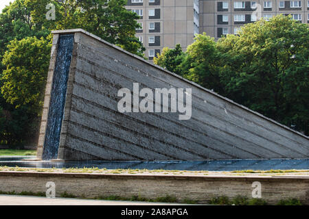 Die Wand Brunnen einer der neueren Brunnen in Berlin. Stockfoto