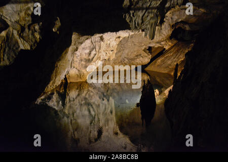 Die Höhle Vrelo, Matka Canyon, Mazedonien Stockfoto