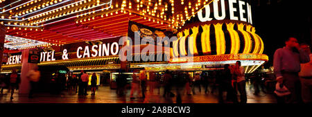 Casino ist abends beleuchtet, vier Königinnen, Fremont Street, Las Vegas, Clark County, Nevada, USA Stockfoto