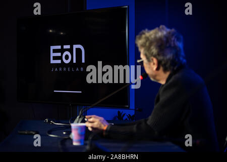 Lissabon, Portugal. 07 Nov, 2019. Musiker, Jean-Michel Jarre spricht während der jährlichen Web Gipfel Technology Conference in Lissabon. Credit: SOPA Images Limited/Alamy leben Nachrichten Stockfoto