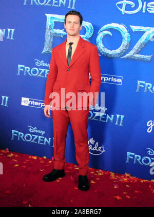 Hollywood, Kalifornien, USA, 7. November 2019 Schauspieler Jonathan Groff besucht Disney World's Premiere von Frozen 2" am 7. November 2019 bei Dolby Theater in Hollywood, Kalifornien, USA. Foto von Barry King/Alamy leben Nachrichten Stockfoto