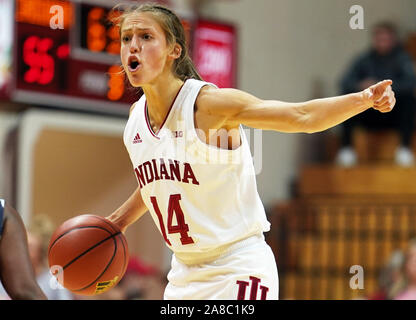 Bloomington, USA. 07 Nov, 2019. Indiana Hoosiers Ali Patberg (14) spielt gegen Mt. St. Mary's College Basketball Spiel der NCAA Frauen an Simon Skjodt Montagehalle in Bloomington. (Endstand; Indiana University 75:52 Mt. St. Mary's) Credit: SOPA Images Limited/Alamy leben Nachrichten Stockfoto