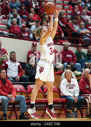 Bloomington, USA. 07 Nov, 2019. Indiana Hoosiers Gnade Berger (34) spielt gegen Mt. St. Mary's College Basketball Spiel der NCAA Frauen an Simon Skjodt Montagehalle in Bloomington. (Endstand; Indiana University 75:52 Mt. St. Mary's) Credit: SOPA Images Limited/Alamy leben Nachrichten Stockfoto