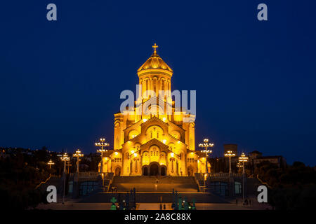 Nacht der Heiligen Dreifaltigkeit (sameba Kathedrale von Tiflis) - Die Kathedrale der georgisch-orthodoxen Kirche. Georgien. Religiöse. Stockfoto