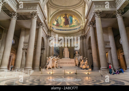 Die imposante Skulptur "La Convention Nationale' von Sicard und in der Apsis der schönen Mosaik "Christus, der Engel von Frankreich das Schicksal der... Stockfoto