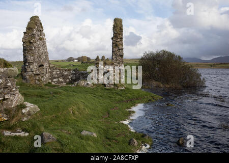 Eilean Mòr, Treffpunkt der Herren von der Inseln, im Loch Finlaggan, auf Islay, Schottland, 17. Oktober 2019. Stockfoto