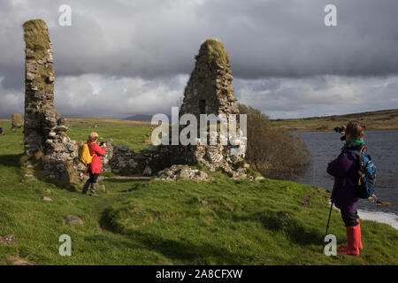 Eilean Mòr, Treffpunkt der Herren von der Inseln, im Loch Finlaggan, auf Islay, Schottland, 17. Oktober 2019. Stockfoto