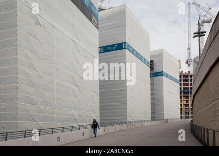 Eine Landschaft der Regeneration um das Wembley Stadion, wo neue Eigenschaften im Bau sind, das am 6. November 2019, in Wembley, London, England. Stockfoto