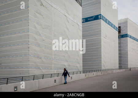 Eine Landschaft der Regeneration um das Wembley Stadion, wo neue Eigenschaften im Bau sind, das am 6. November 2019, in Wembley, London, England. Stockfoto