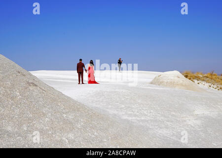 Pre-Wedding Schießen in Pasabaglari Feenkamine Park, Kappadokien, Türkei. Stockfoto