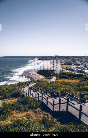 Gedenkstätte von Newcastle, NSW, Australien - 27. Oktober 2019: Newcastle Denkmal an einem hellen, sonnigen Tag zu Fuß. Stockfoto