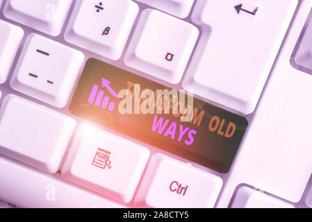 Schreiben Hinweis angezeigt transformieren alte Wege. Business Konzept für Sie mit neuen Methoden Alternativen neue Lösung weiß PC-Tastatur mit Hinweis Papier ersetzen Stockfoto